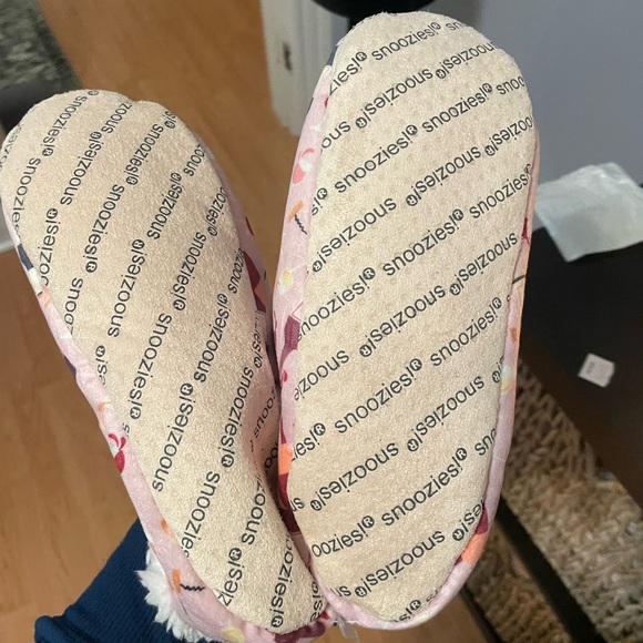 snoozies slippers - Picture 3 of 6